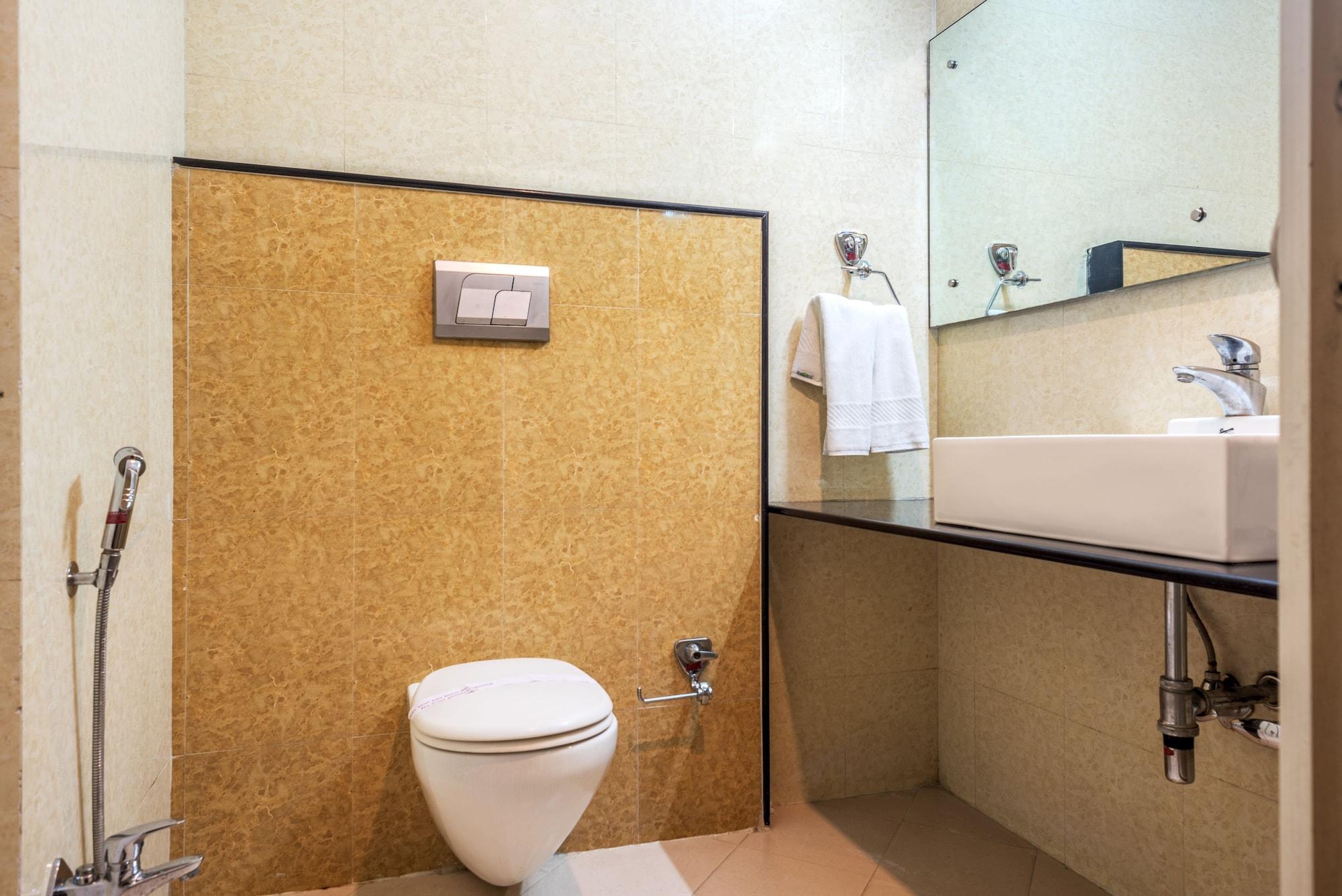 Treebo Trend Grand Plaza Nampally Hyderabad Exterior foto